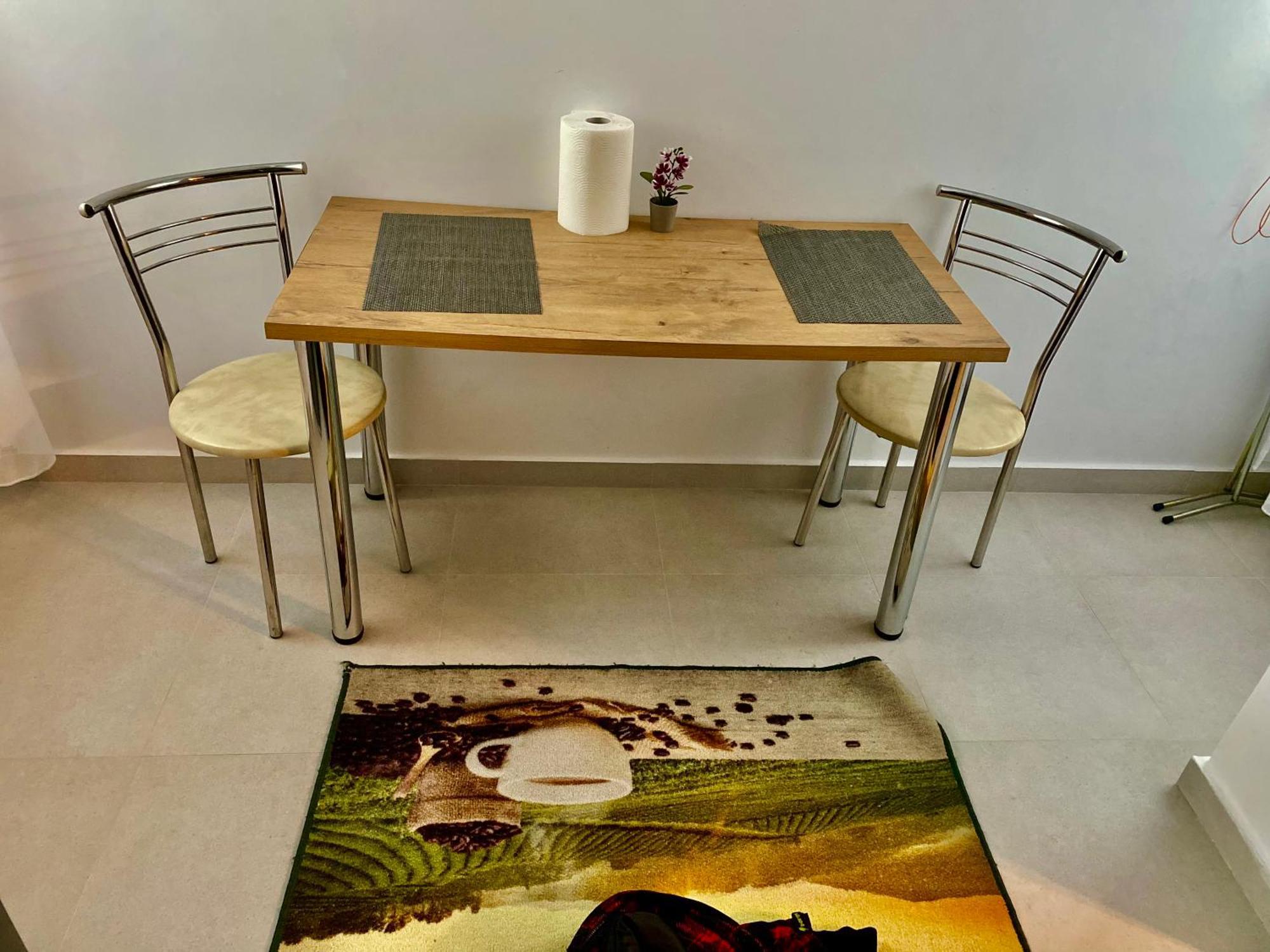 דירות פיטסטי Garsoniera Trivale City מראה חיצוני תמונה
